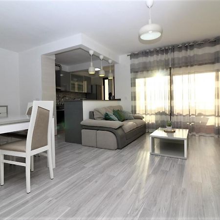 Tonay Sol 7D Apartment บัวร์คูส ภายนอก รูปภาพ